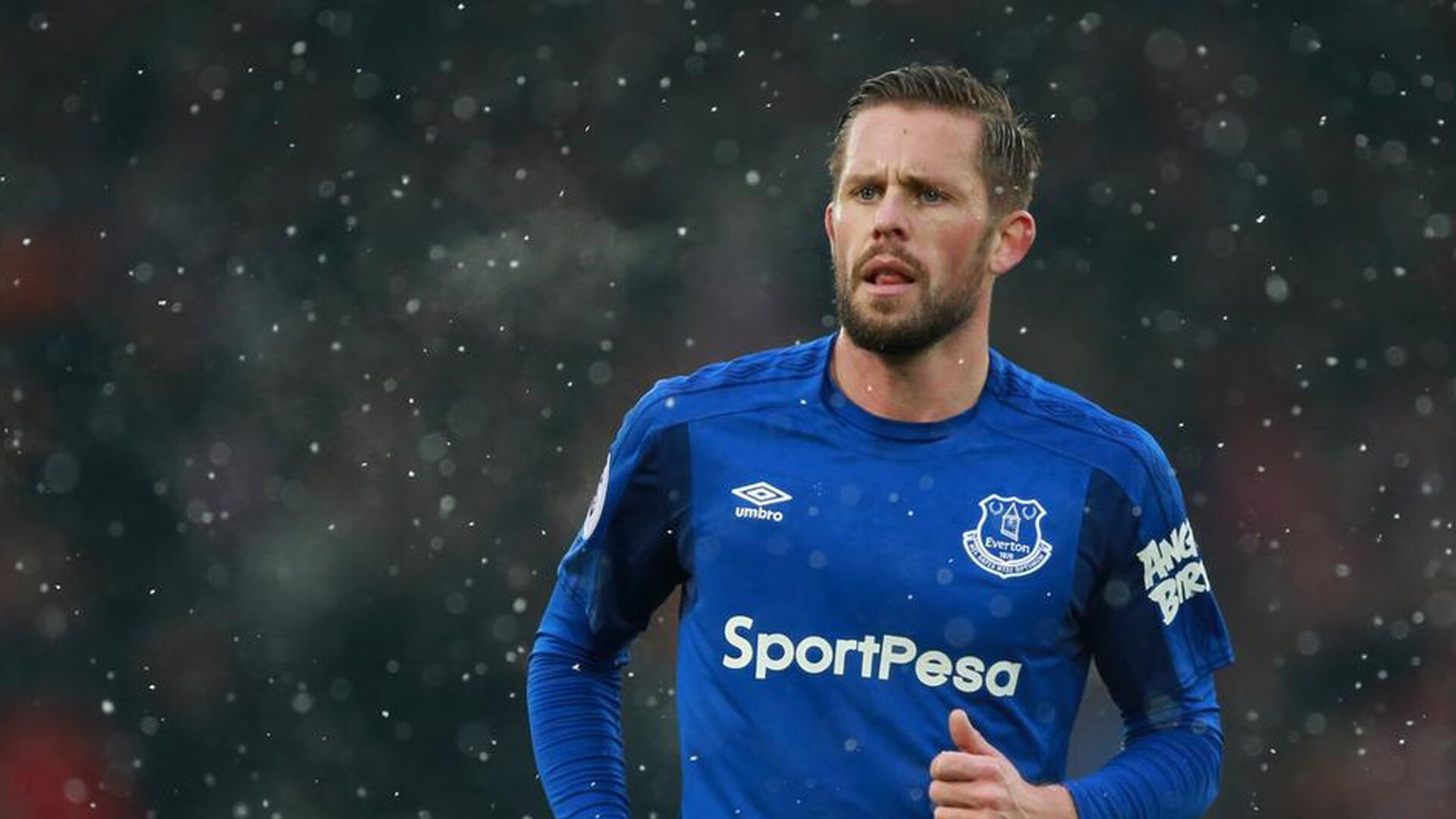 纳达尔鏖战五盘惊险晋级 法网14冠王展现钢铁意志